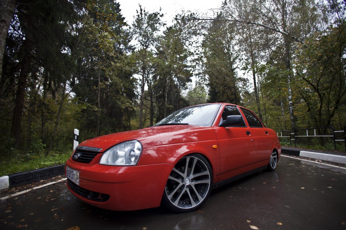 Лада Приора черная тонированная