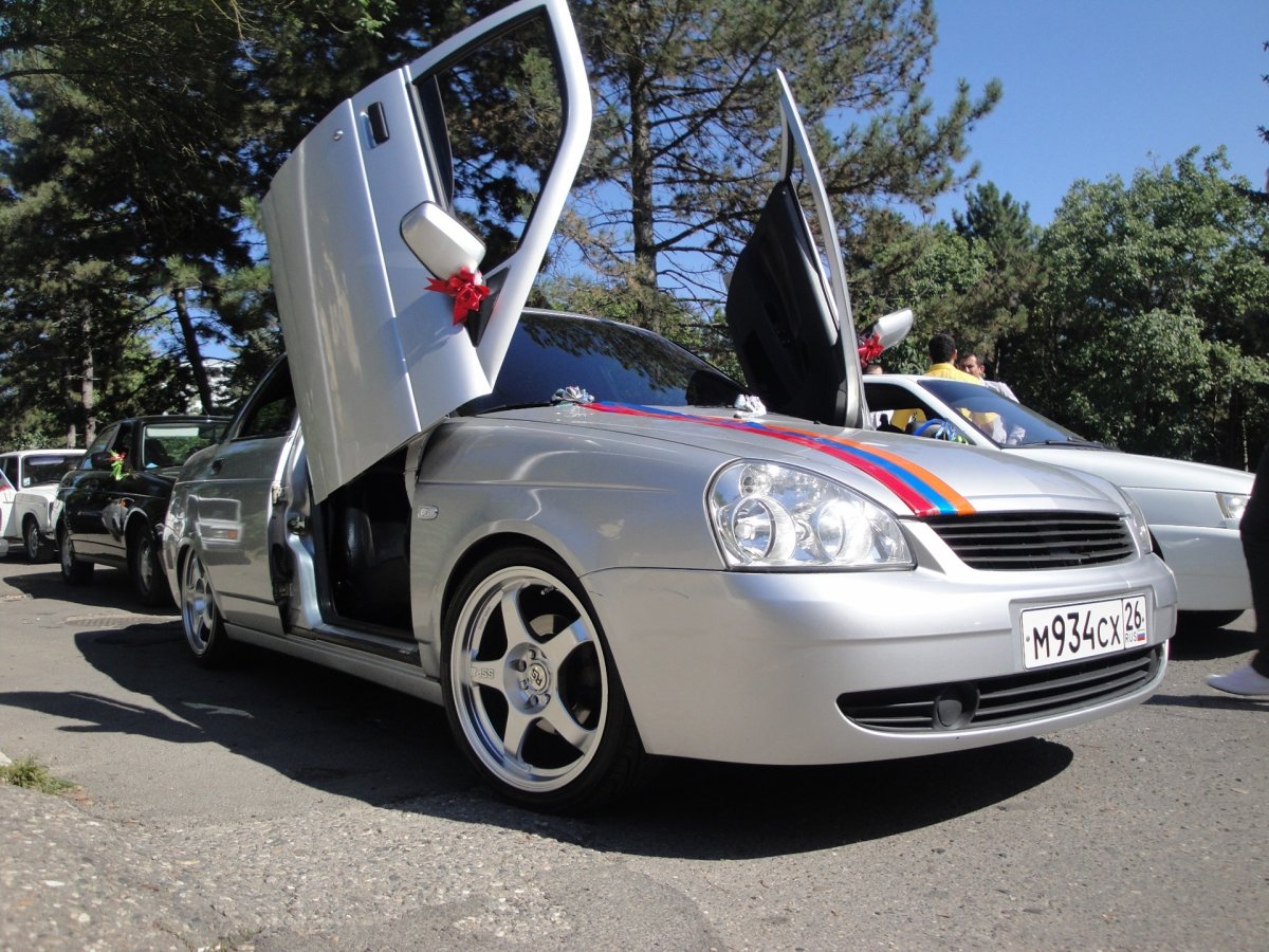 Тюнинговая Лада Приора хэтчбек