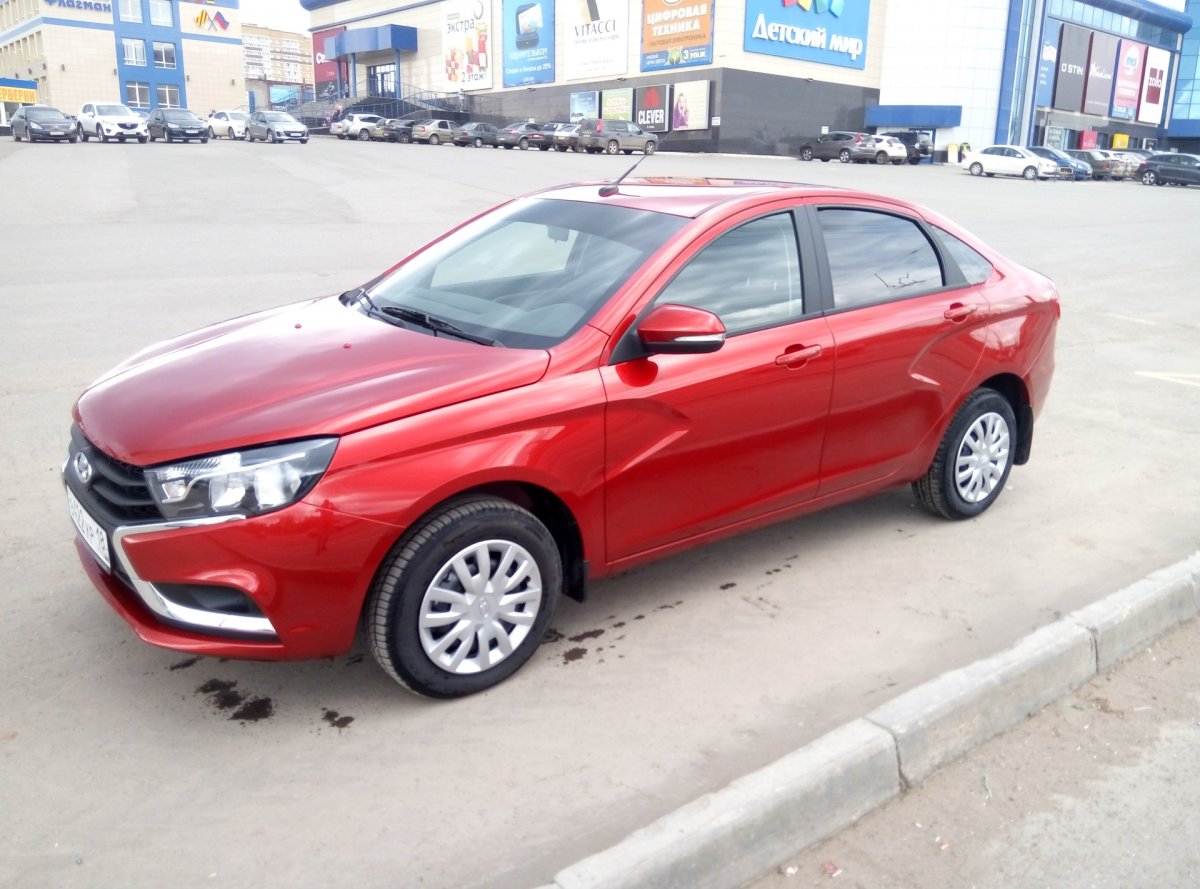 Лада Веста красный сердолик