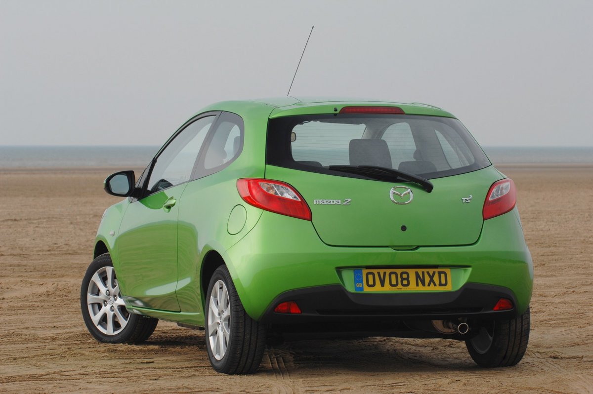 Mazda 2 хэтчбек