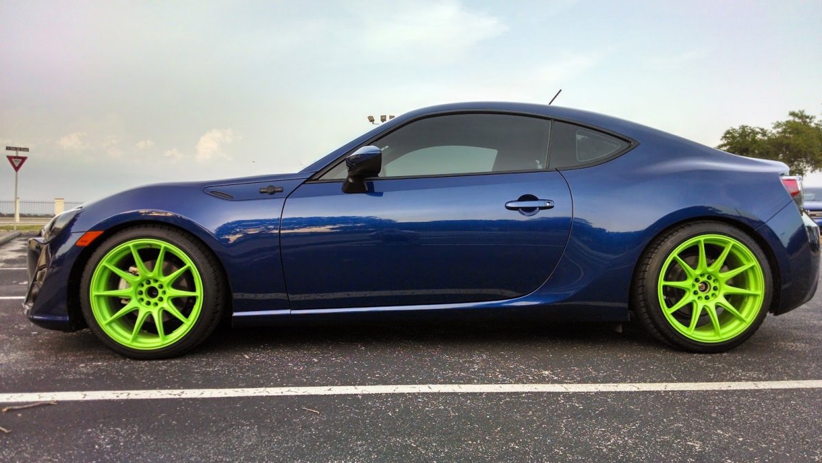 Subaru BRZ Tuning зеленая