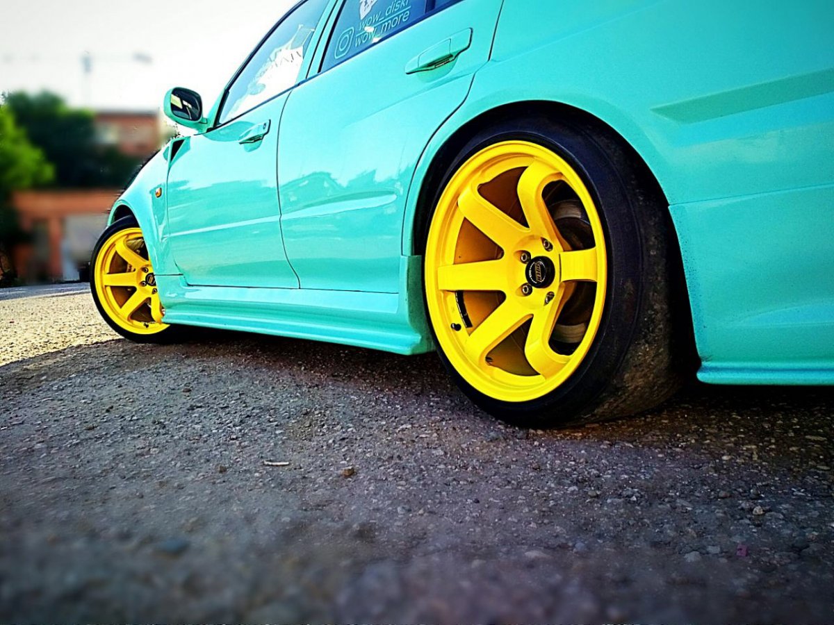 Желтые диски на авто