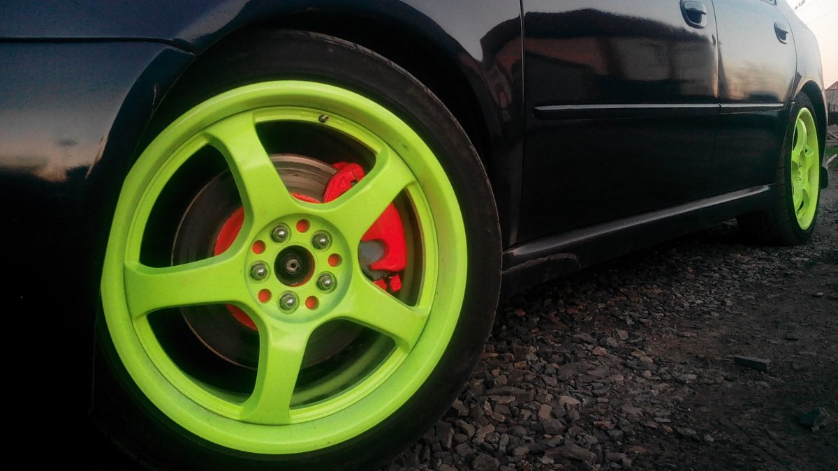 Диски кислотного цвета