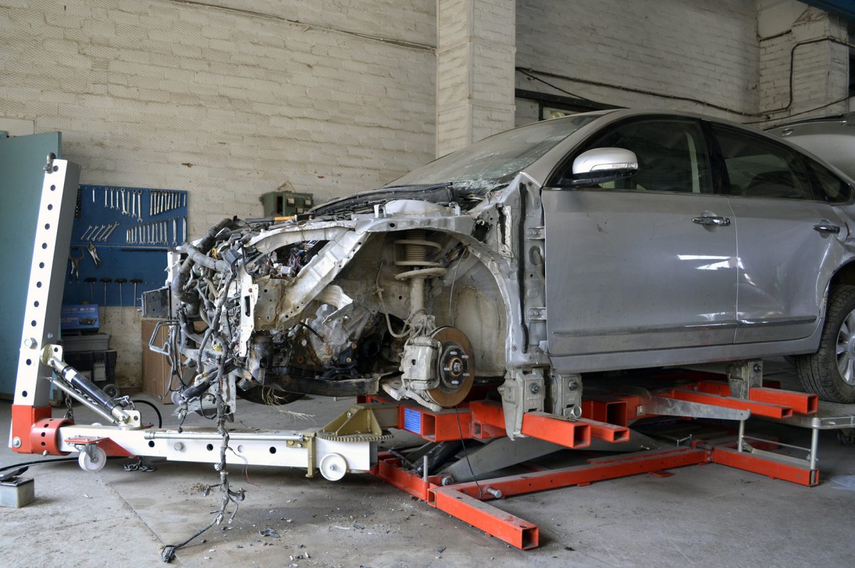 Стапель для вытяжки кузова