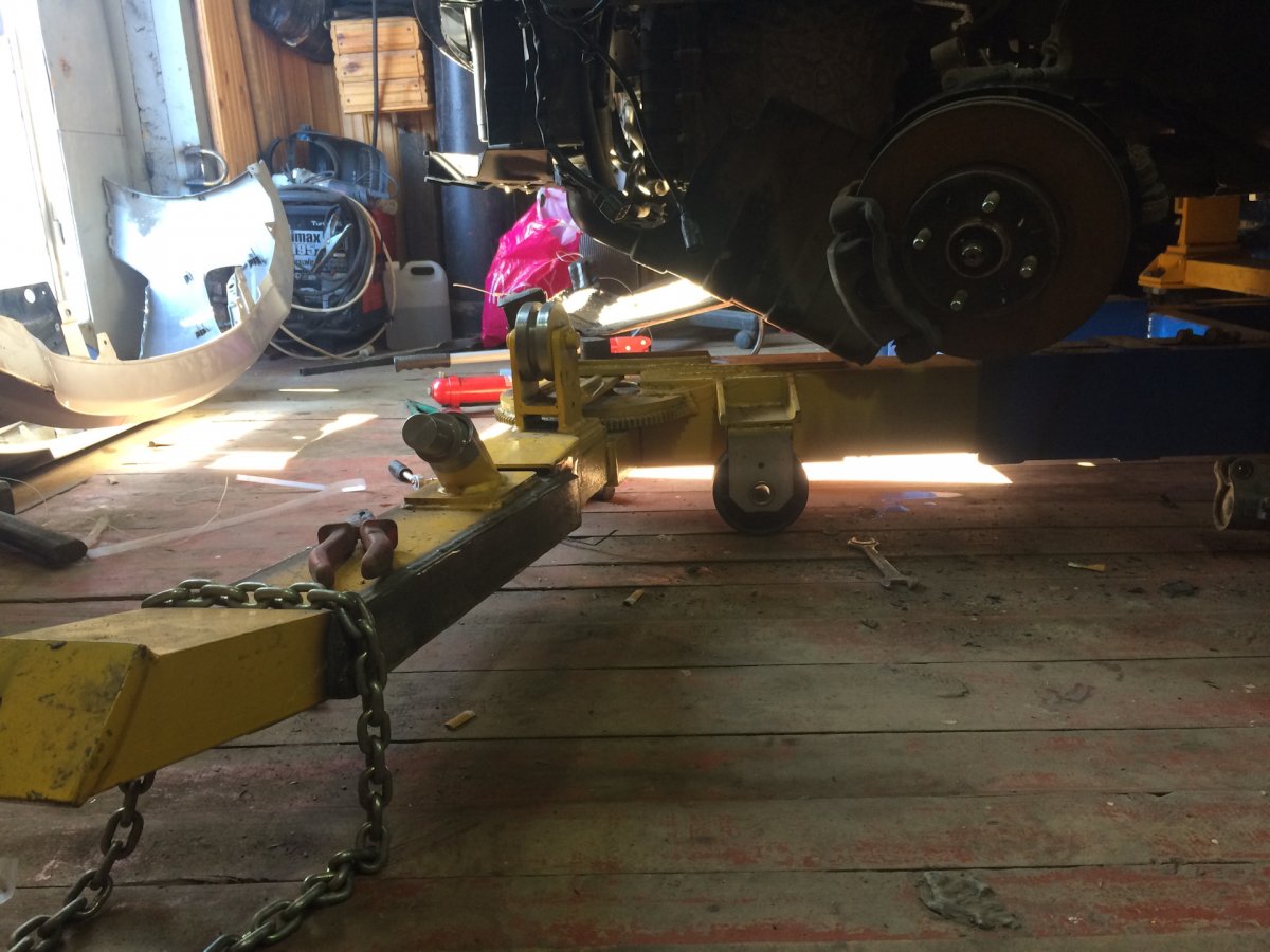 Самодельный стапель в гараже