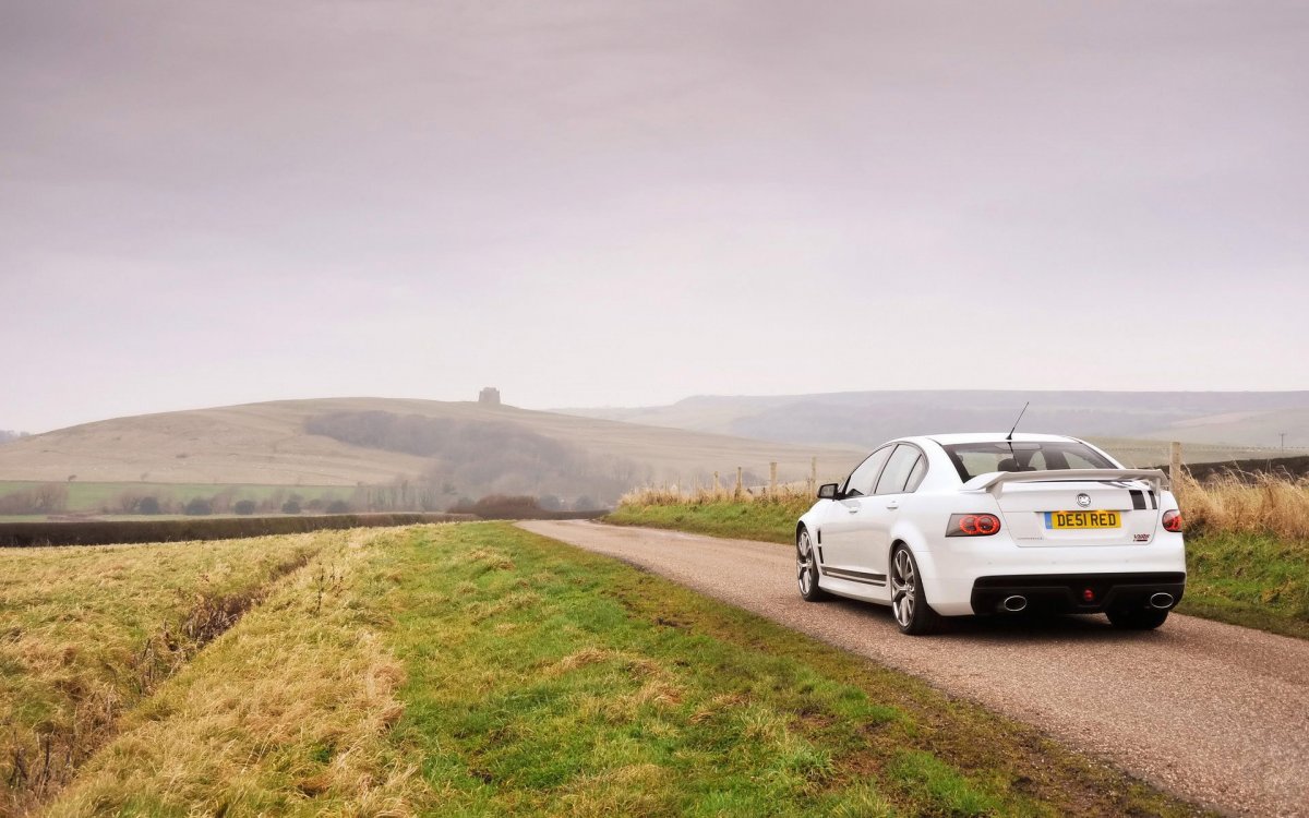 Дом и спорткар