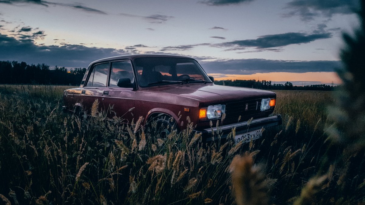 Нива 4на4 в поле