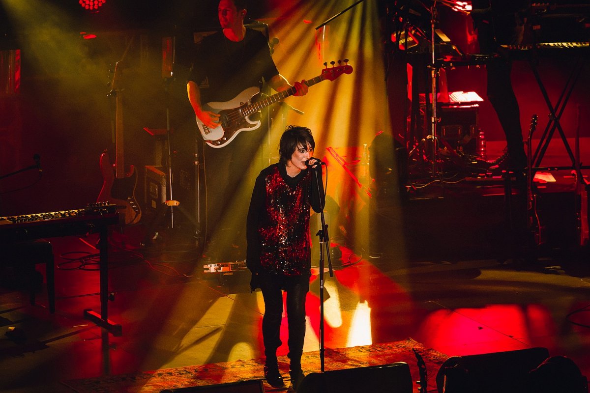 Зал Земфира