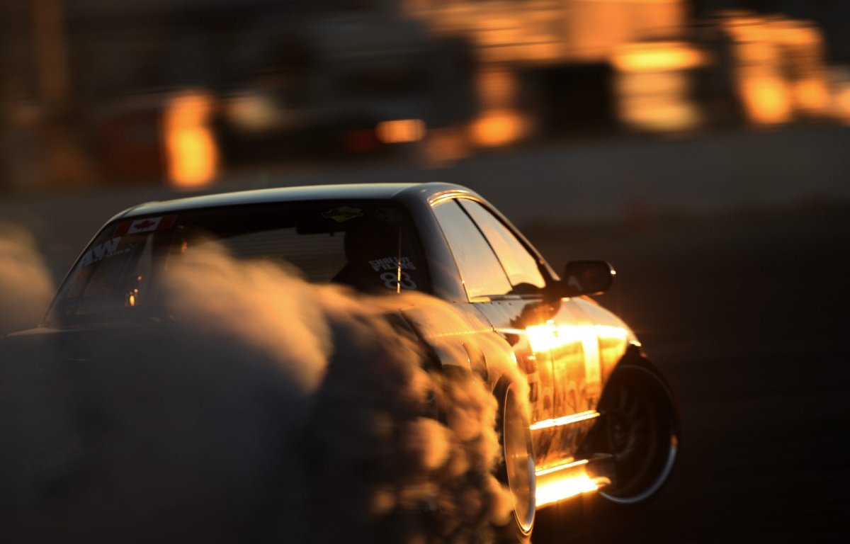 Оперские машины с цветами