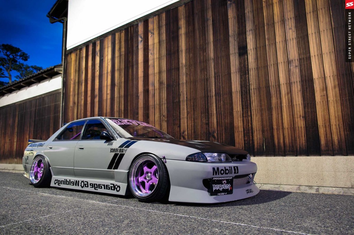 Nissan Skyline r32 sedan