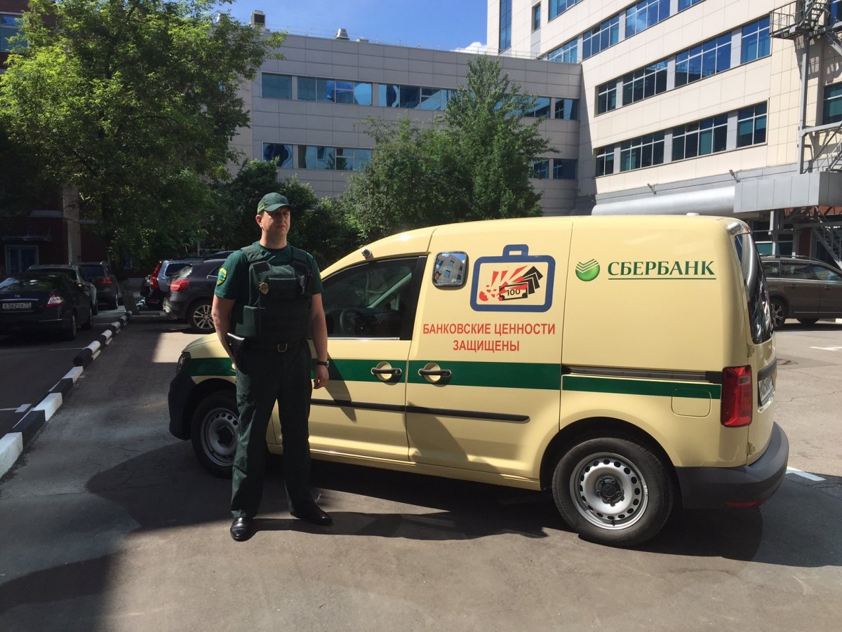 Инкассатор Сбер машина