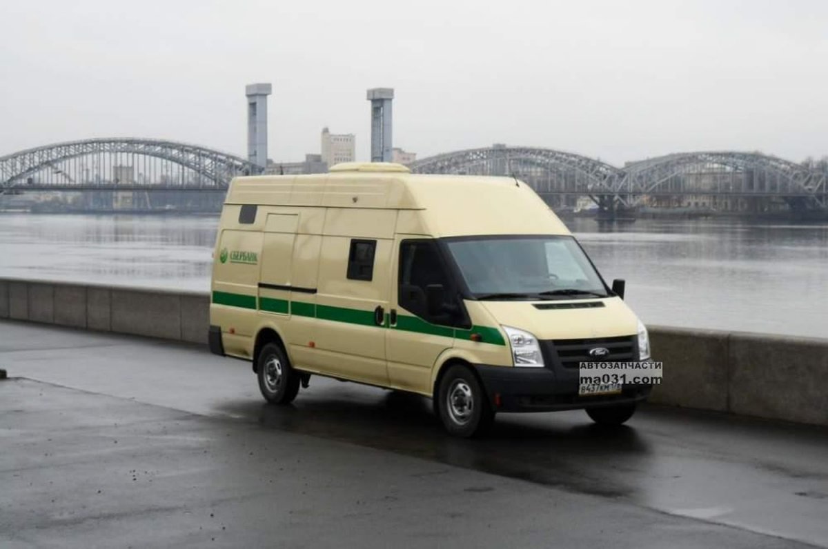 Инкассаторская машина Сбербанка