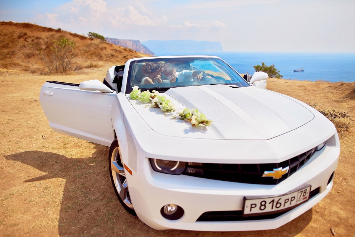 Chevrolet кабриолет Chevrolet белая