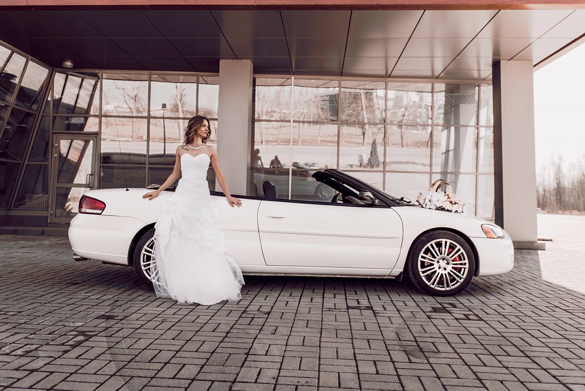 Белый свадебный кабриолет