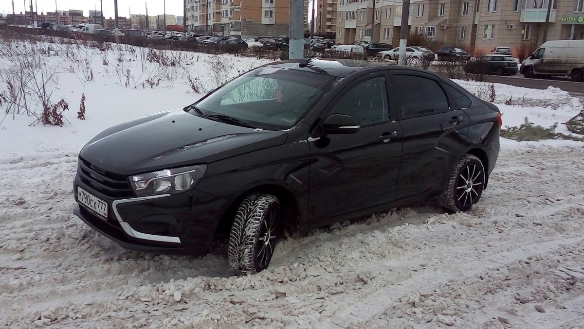 Лада Веста черная