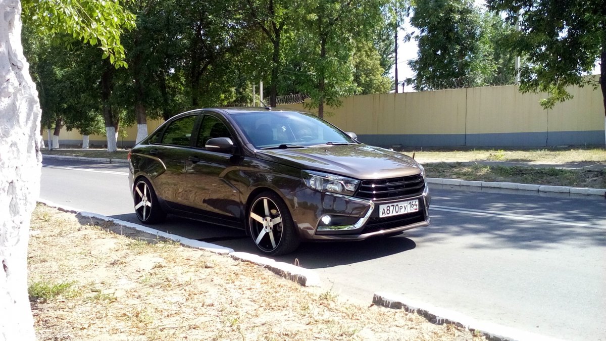 Лада Веста черная на ВОССЕНАХ