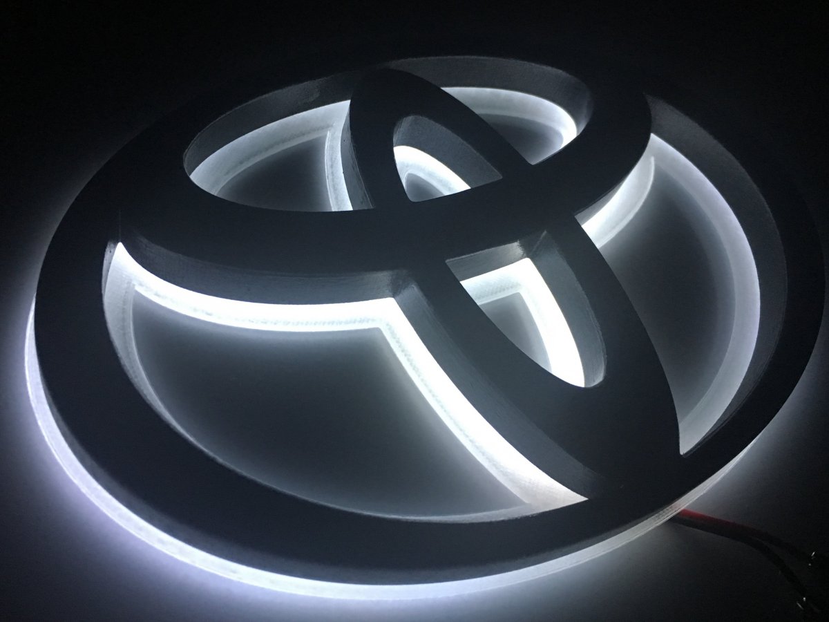 Тойота Камри лого