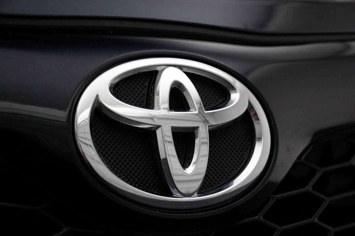 Тойота Аллион значок