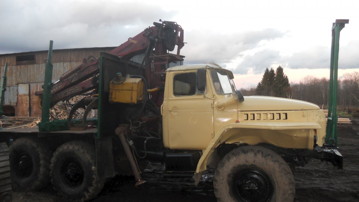 Урал Фискарс лесовоз