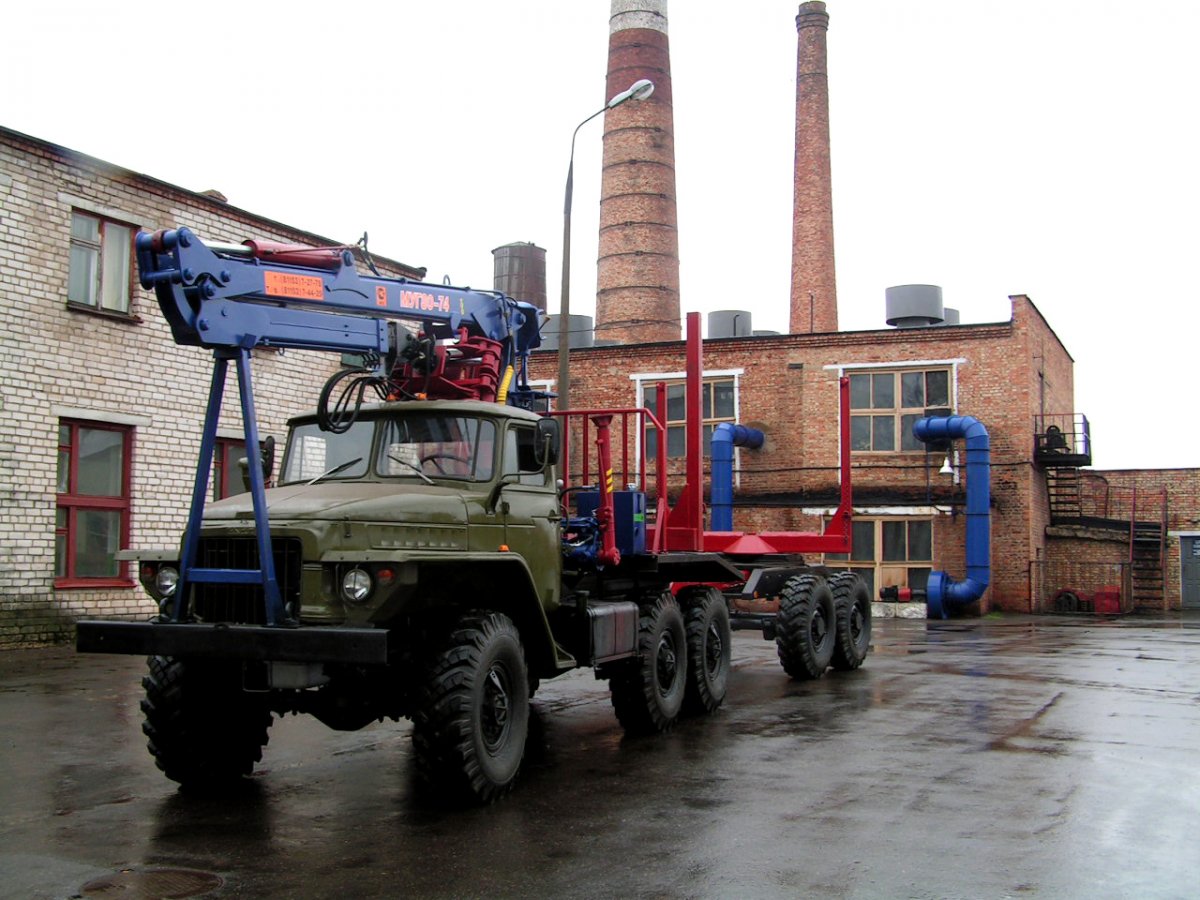 Урал 375 лесовоз