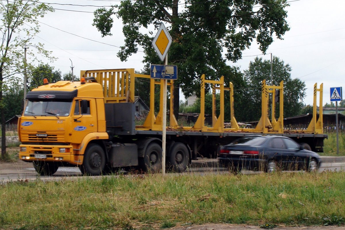 КАМАЗ-6460 седельный тягач лесовоз