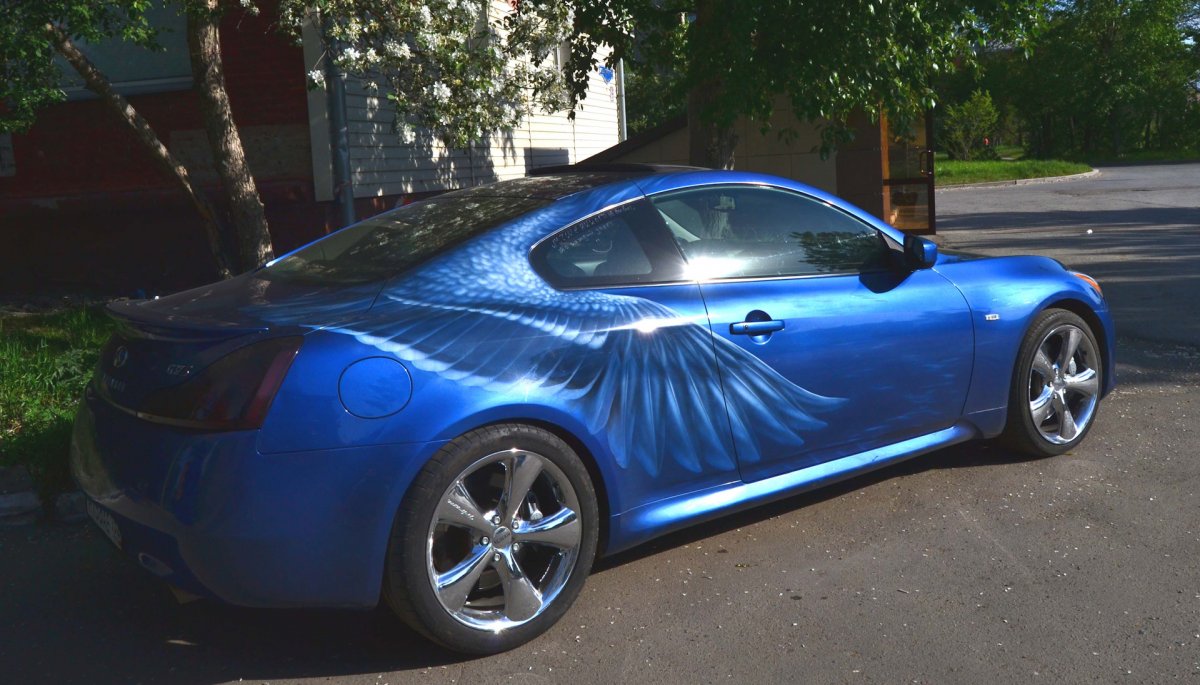 Аэрография на синюю машину