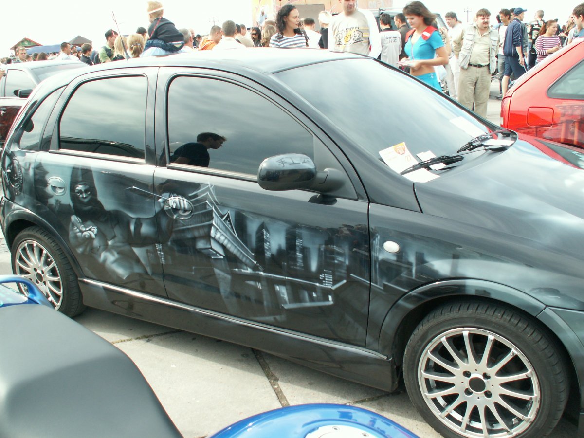 Креативная аэрография на авто