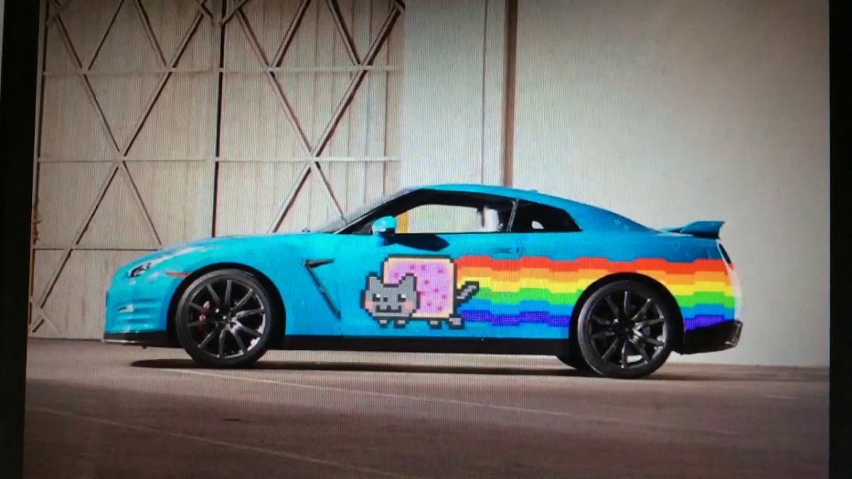 Ниссан ГТР Радужный