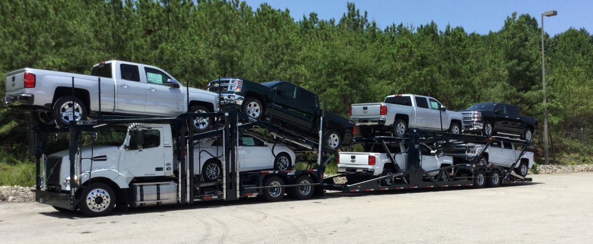 Загрузка УАЗ на автовоз