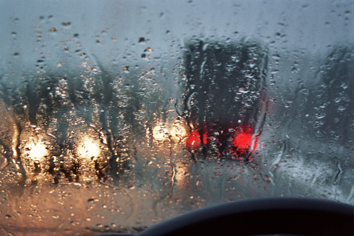 Дорога дождь машина