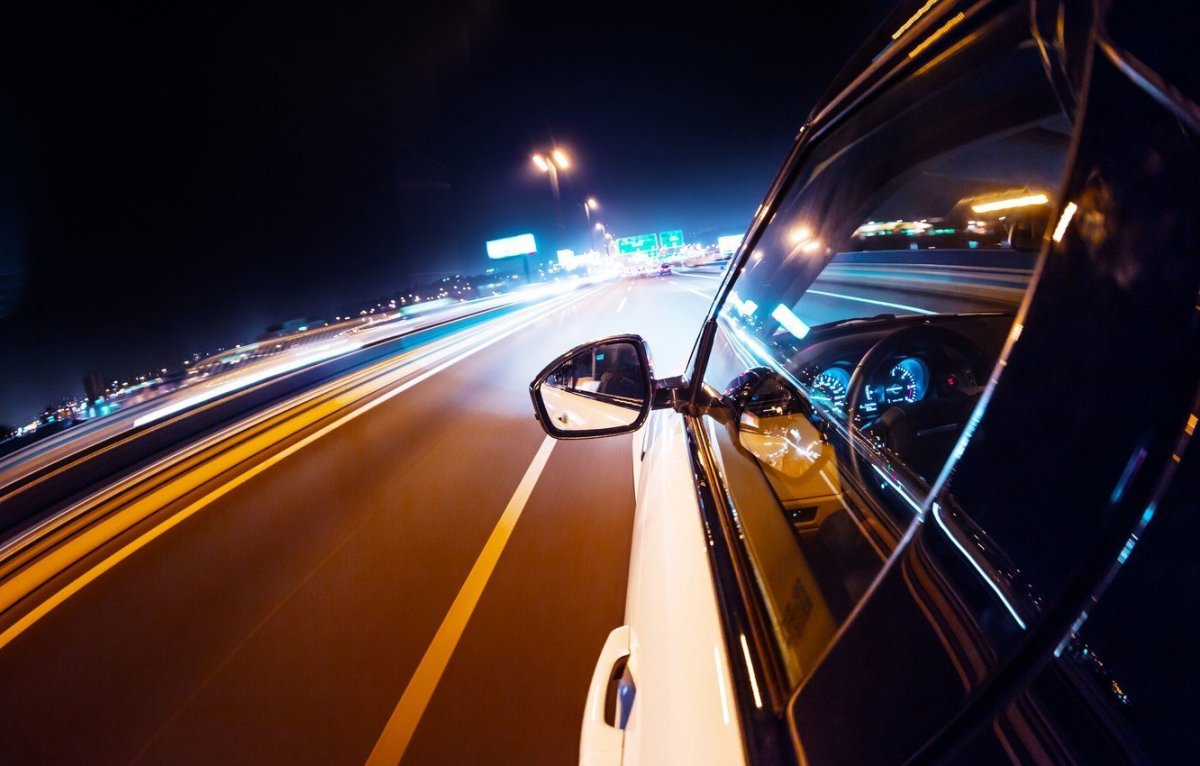 Вид из окна машины в дождь