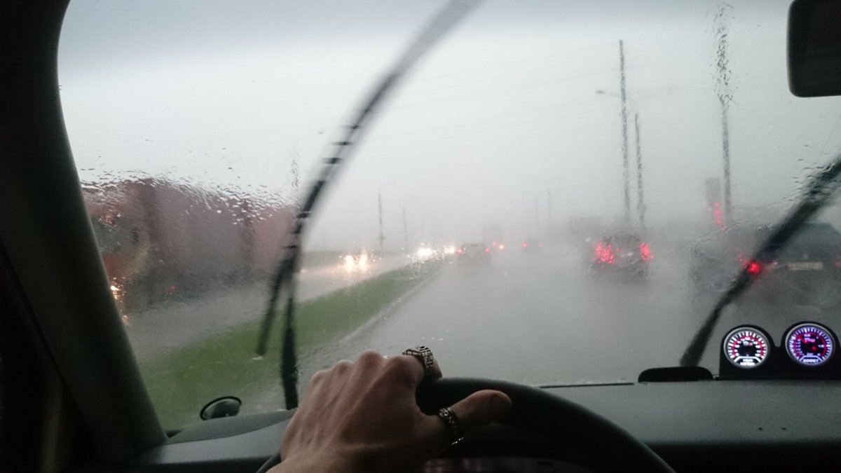 Дождь за окном