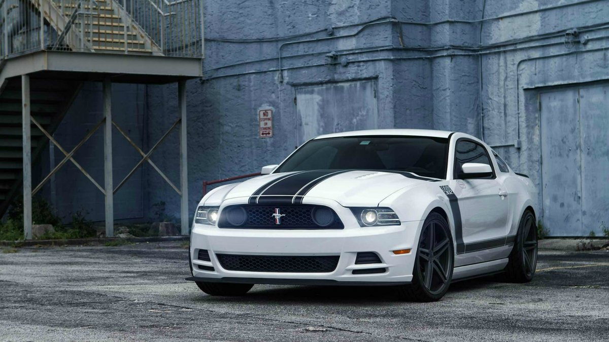 Форд Мустанг Шелби gt 500 серебристый