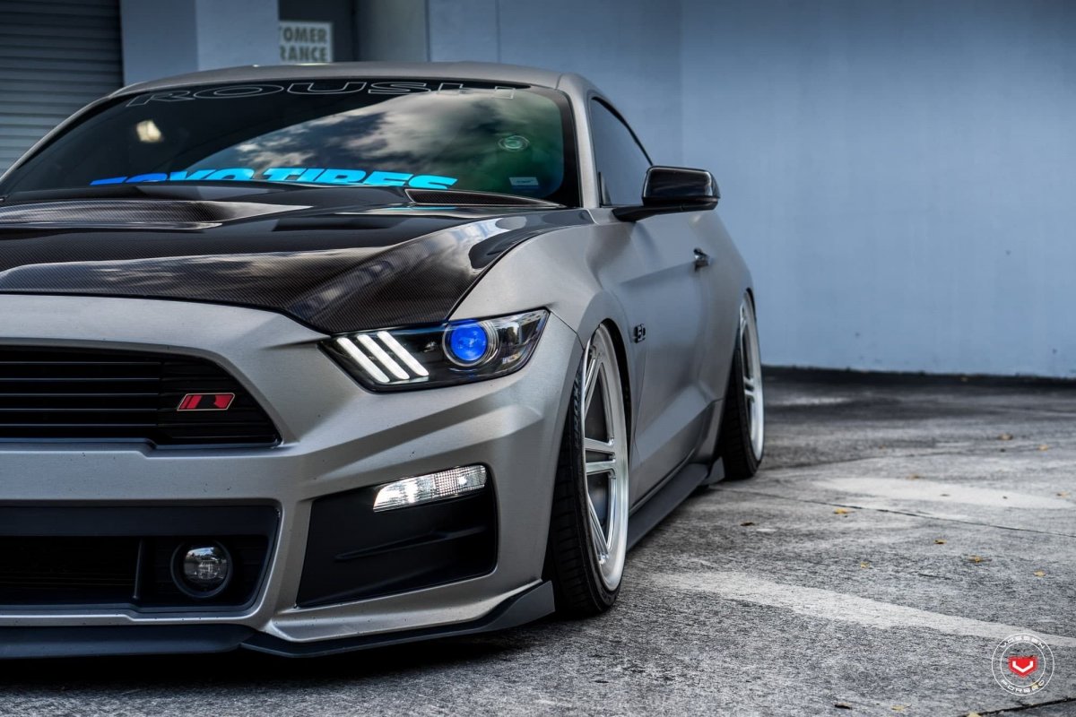 Ford Mustang Shelby gt500 темный фон