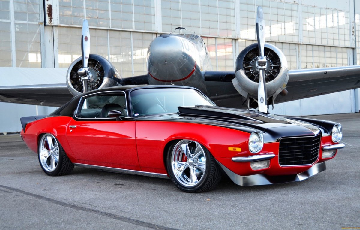 Автомобиль Chevrolet Camaro 1971 кастом