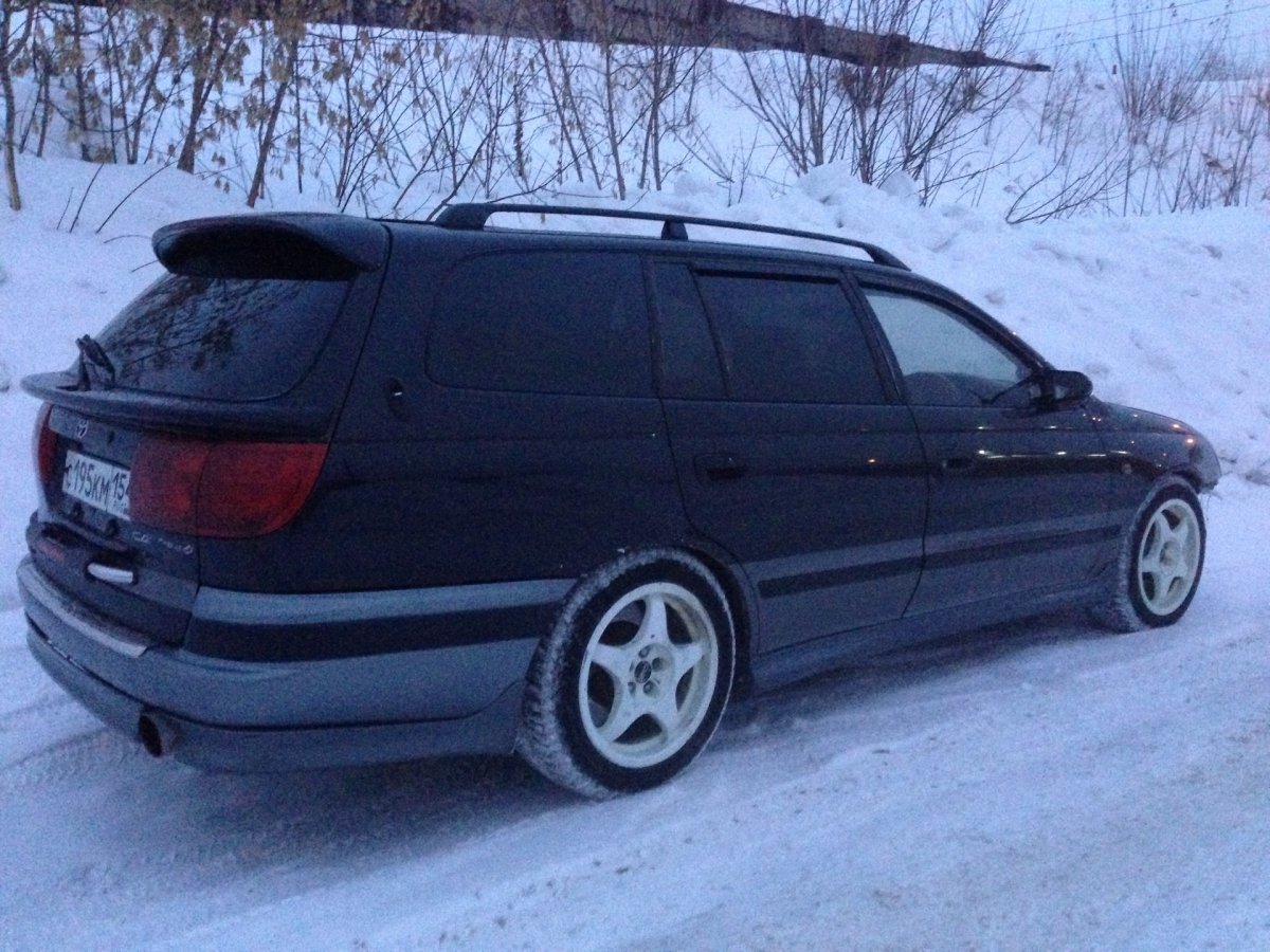 Тойота Калдина st190