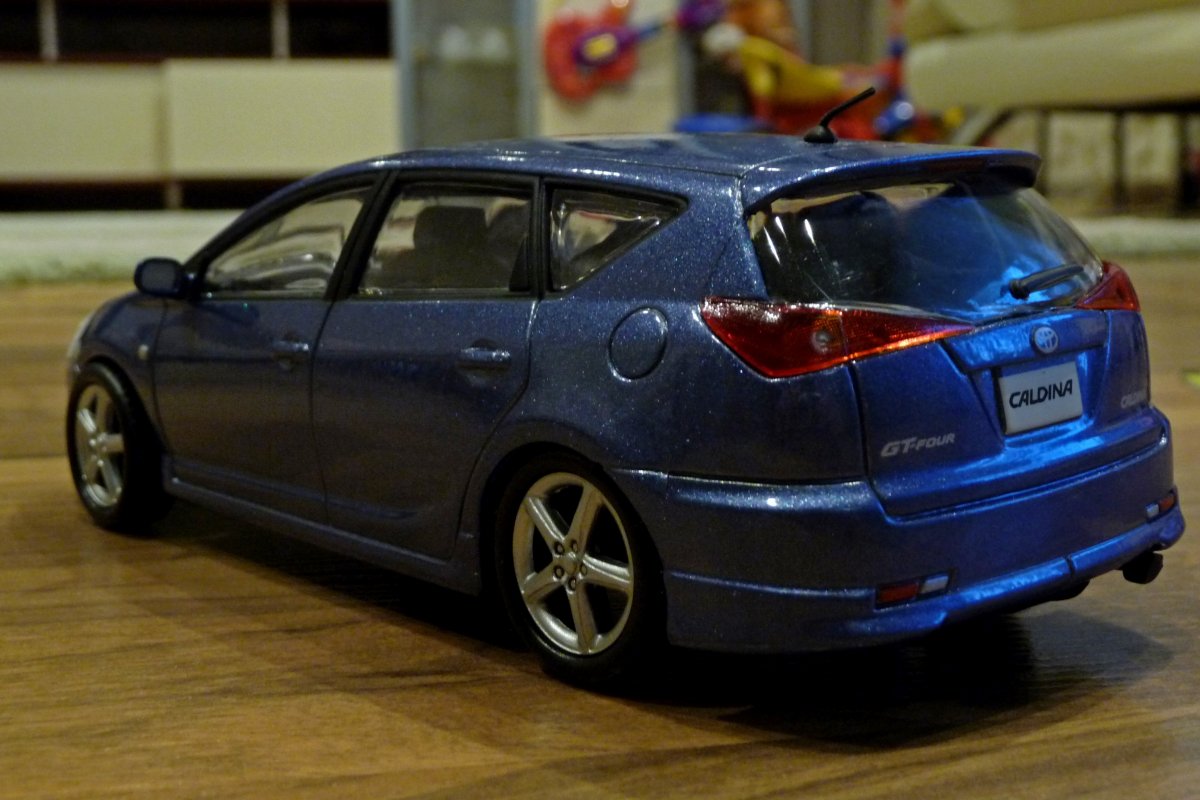 Toyota Caldina 2012