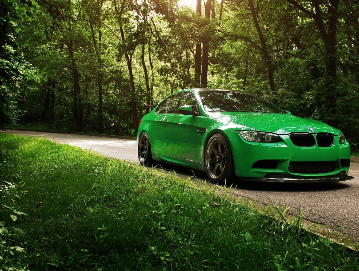 BMW m5 темно зеленая