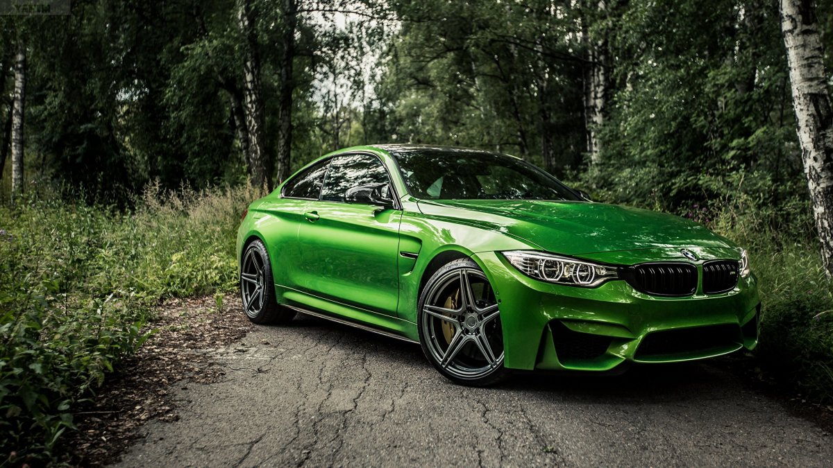 BMW m4 зеленый металлик