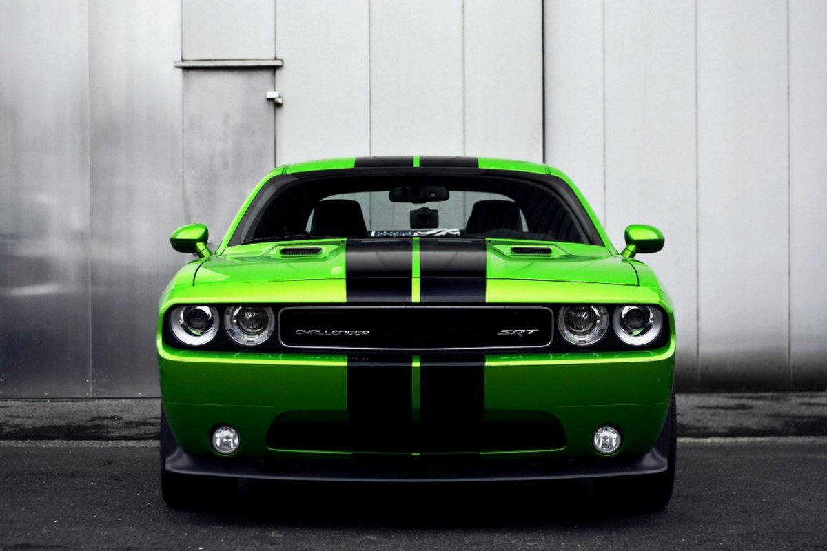 Dodge Challenger srt8 зелёный