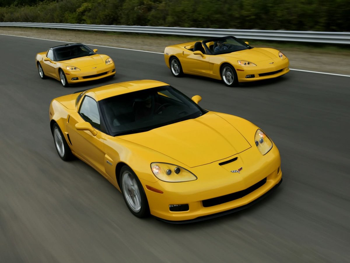 Chevrolet Corvette c6 z06 желтый