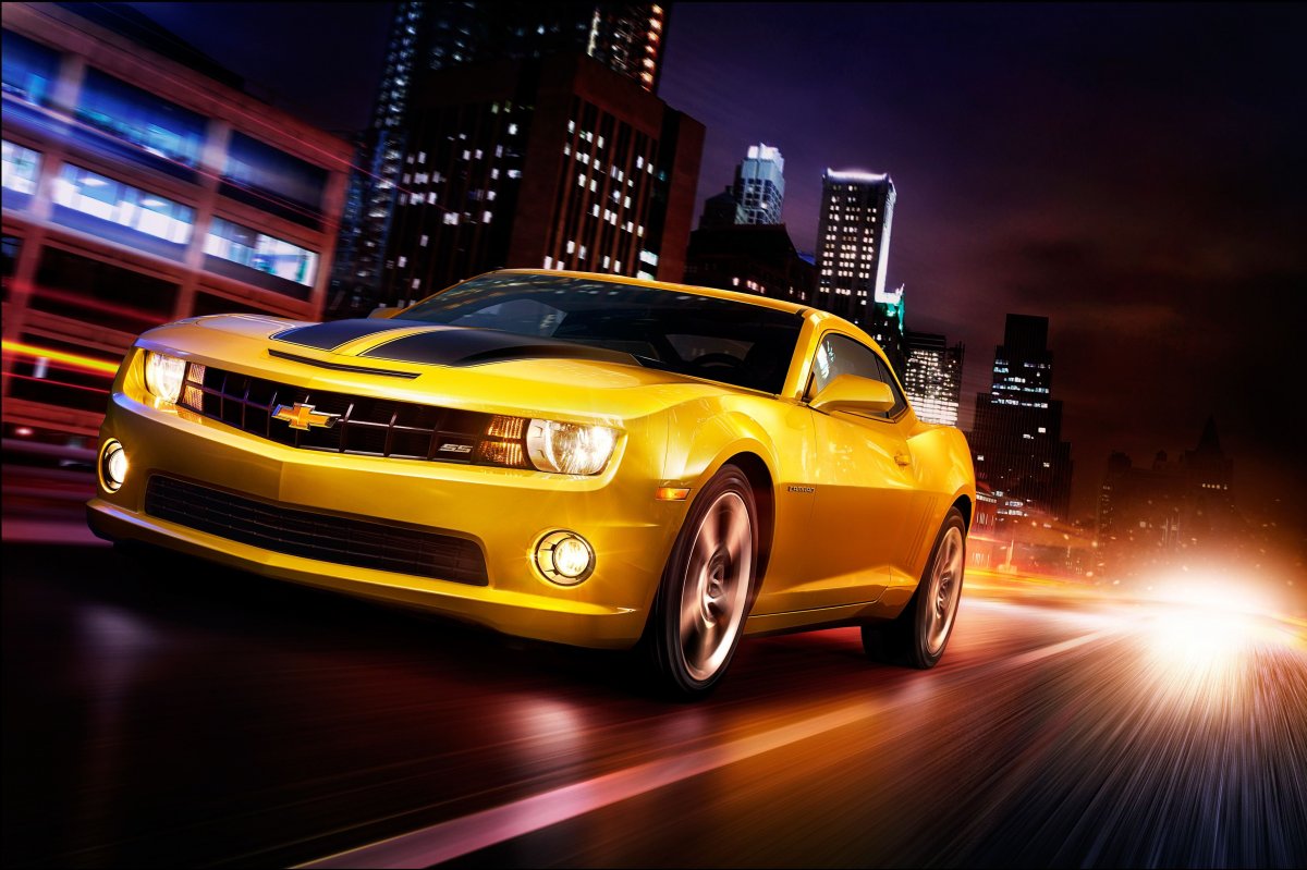 Шевроле Камаро желтая