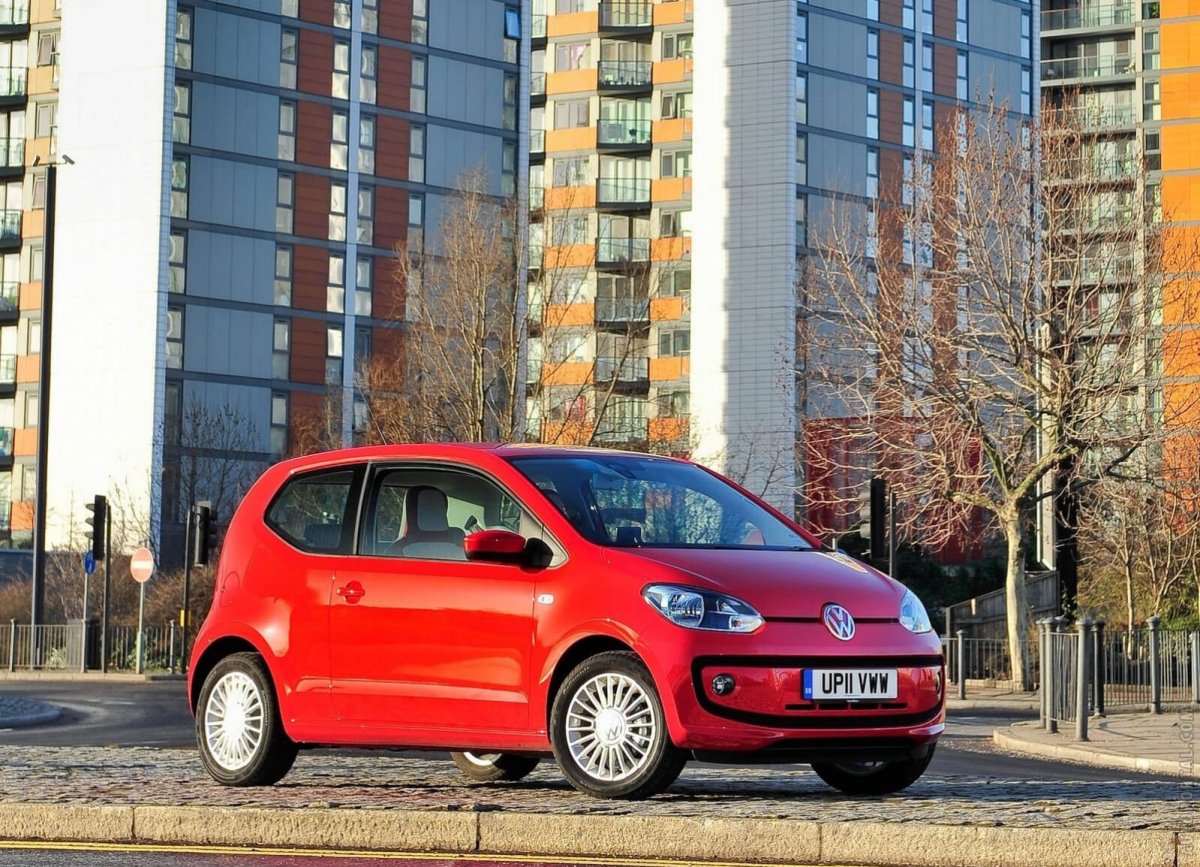 Трехдверный Фольксваген малолитражка