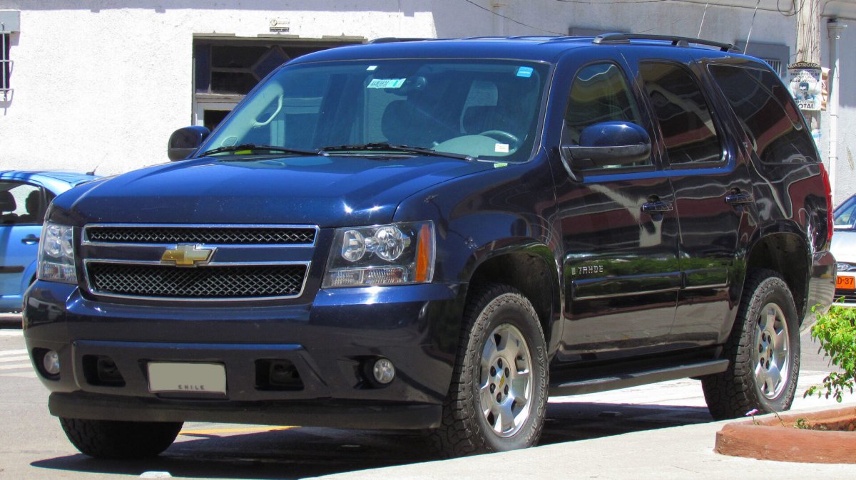 Chevrolet Tahoe 900