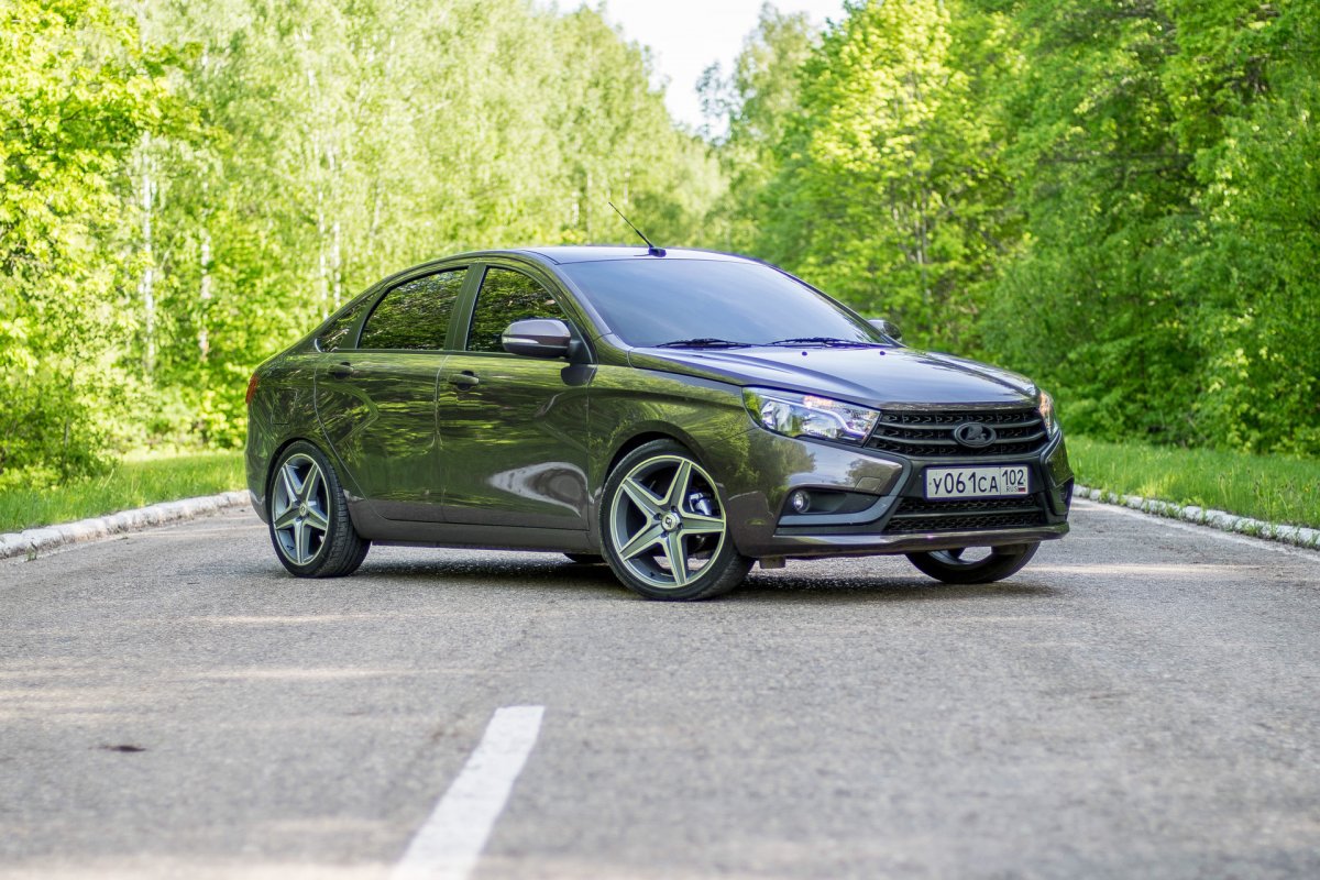 Лада Веста r18