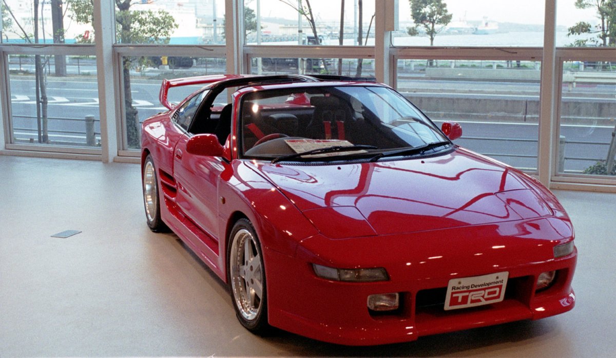 Праворульные спортивные автомобили