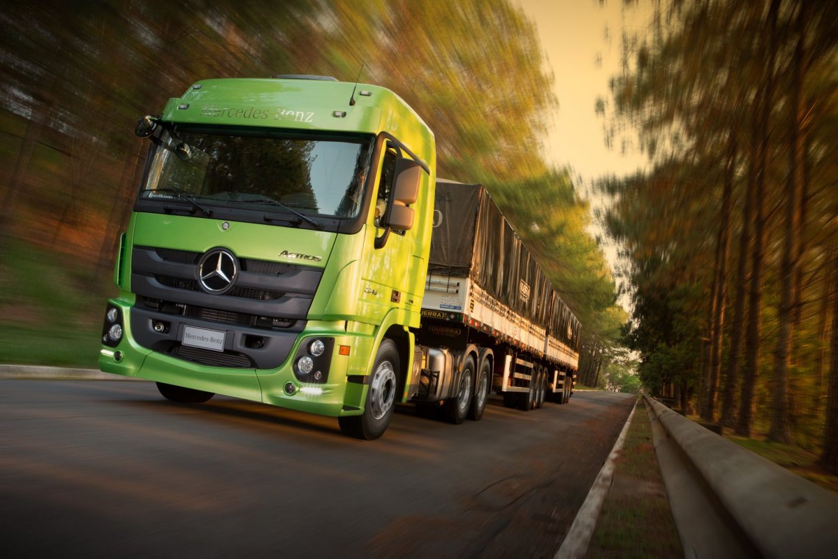 Мерседес Бенц трак Актрос