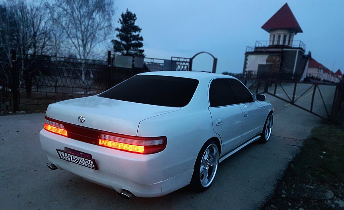 Nissan Skyline и Toyota Chaser