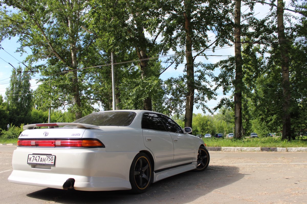 Тойота Марк 2 100 кузов неон