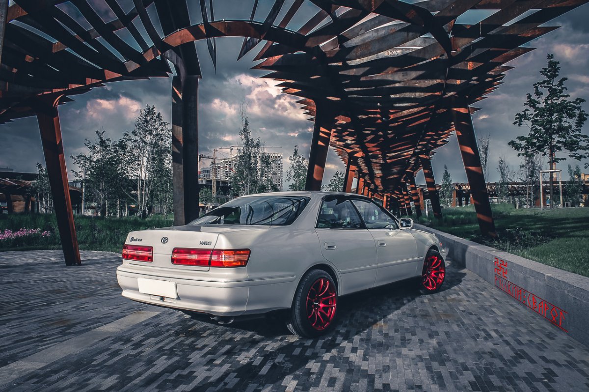 Маркообразные в кузове купе